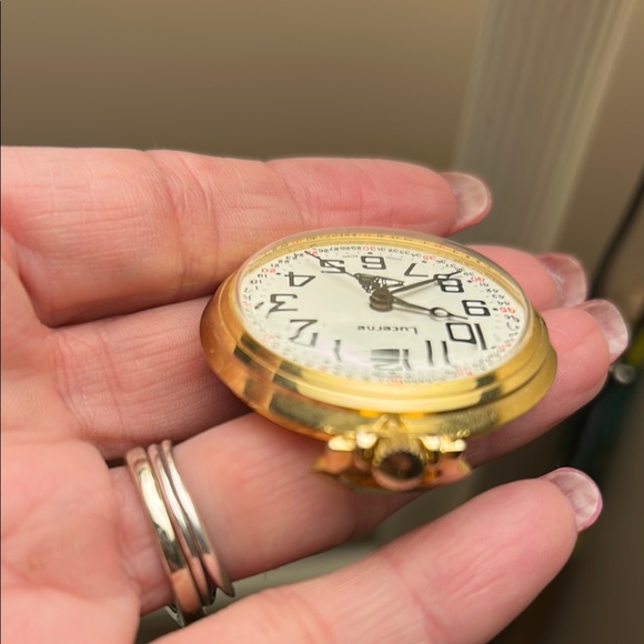 Lucerne Gold Pocket Watch they say it’s vintage and also a wind up - Picture 3 of 6